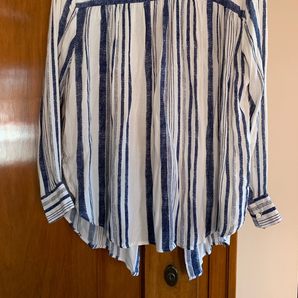 Button down blouse - Picture 3 of 3